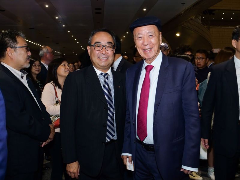 Dr Lui Che Woo, Chairman of K. Wah Group was invited to “Joe Hisaishi in Concert” sponsored by Shun Hing Group and MUFG. Mr David Mong, Chairman and CEO of Shun Hing Group showed deepest appreciation to his presence.